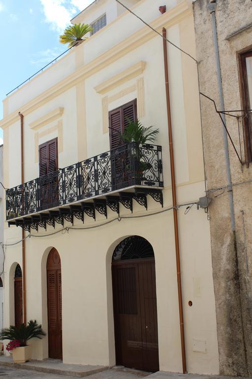 Palazzo Taormina Castellammare del Golfo Exterior foto