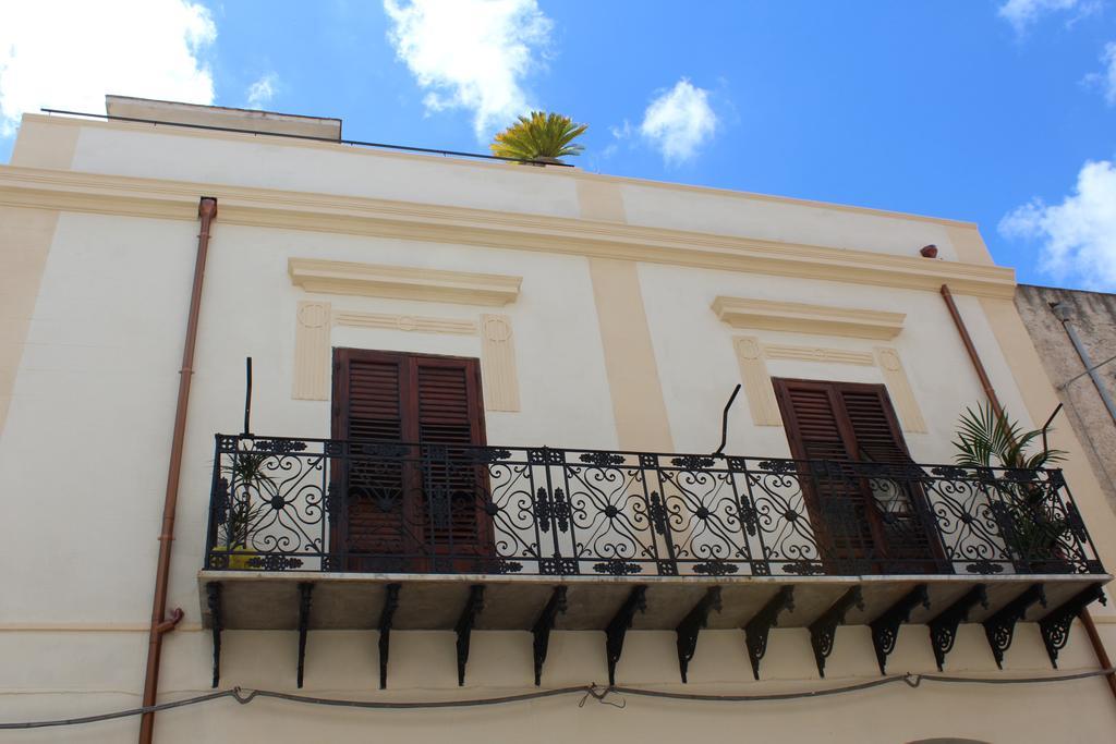 Palazzo Taormina Castellammare del Golfo Exterior foto